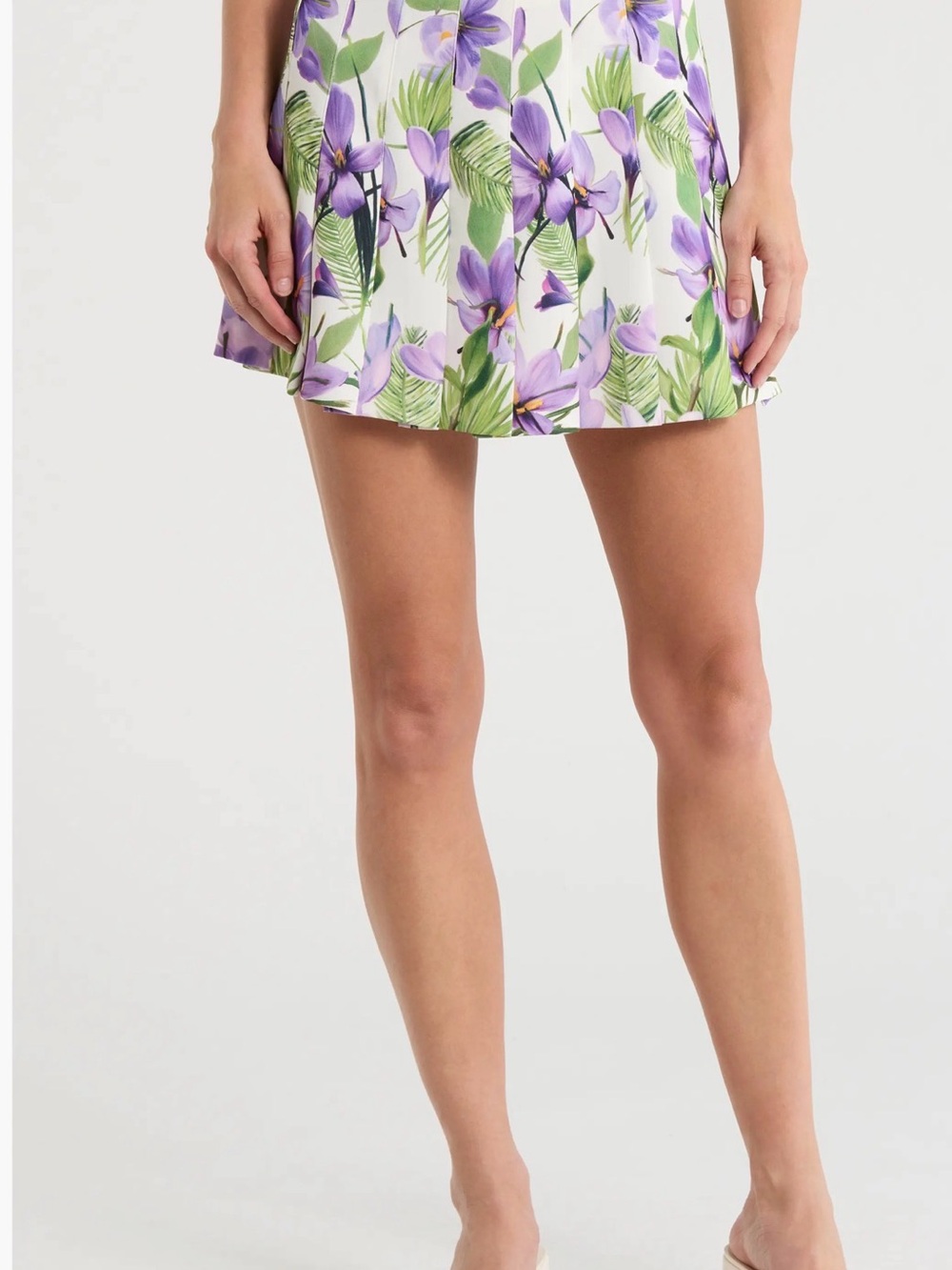 Alice + Olivia White Floral Leaf Skort with Purple Blooms